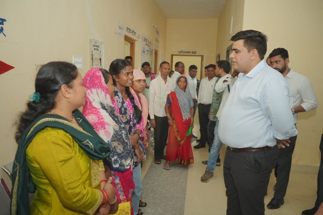 KORBA : कलेक्टर कुणाल दुदावत ने तहसील कार्यालय बरपाली का किया निरीक्षण