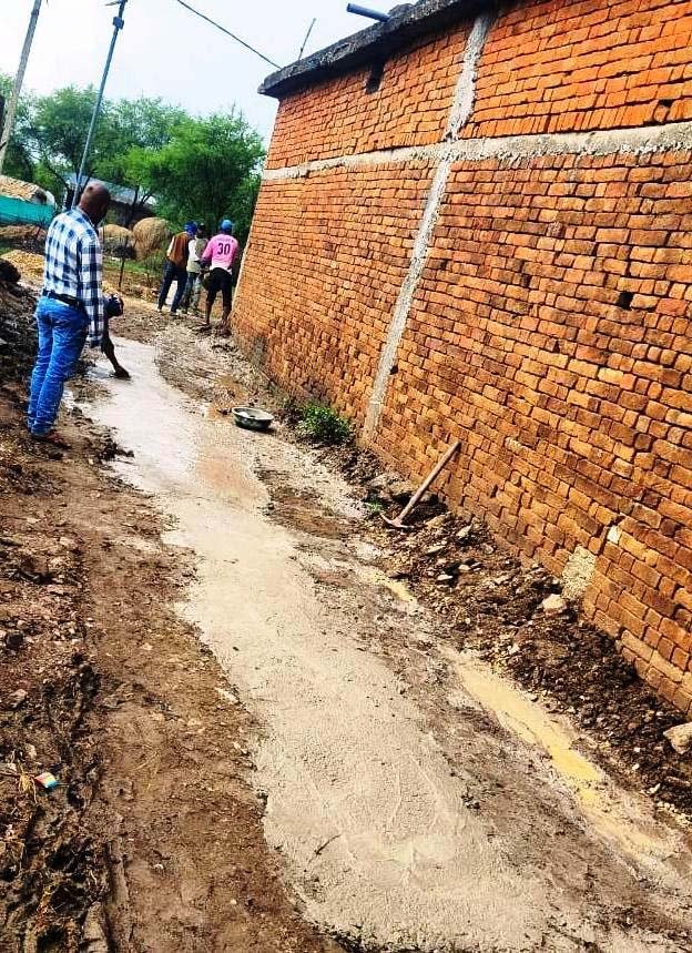 रायपुर : मुख्यमंत्री हेल्पलाइन 1076 : सीसी रोड बनने से ग्रामीणों को मिली राहत