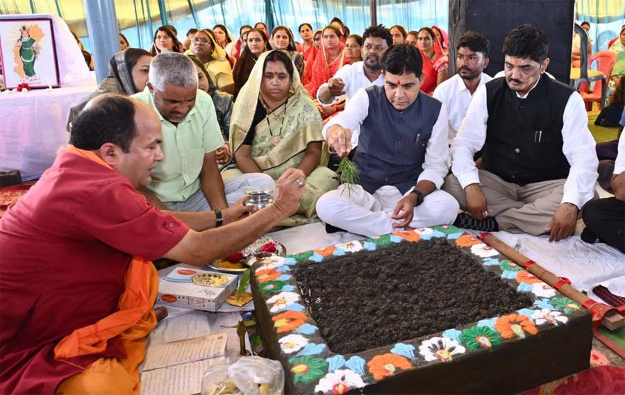 रायपुर : विकास का कोई विकल्प नहींः मंत्री टंक राम वर्मा