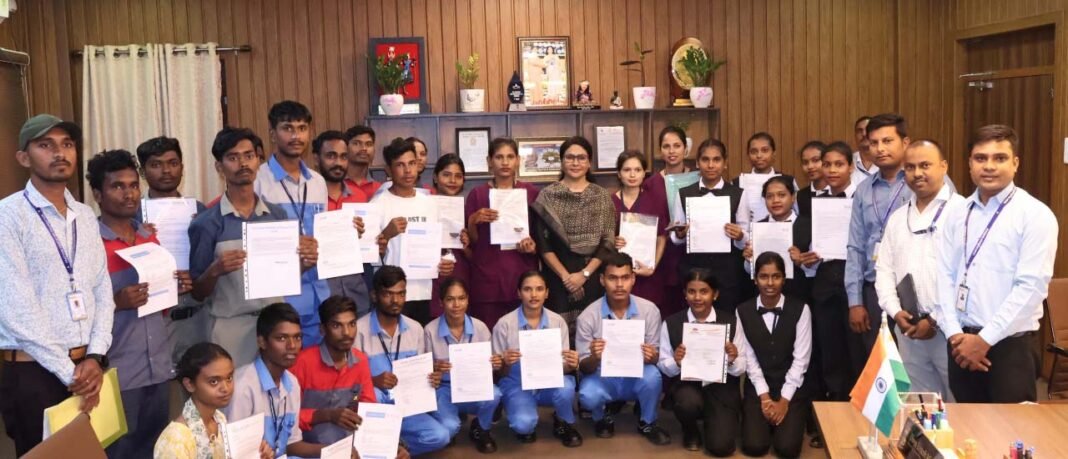 रायपुर : प्रशिक्षण से मिली नई उड़ान : 27 युवाओं को मिला निजी कंपनियों में रोजगार