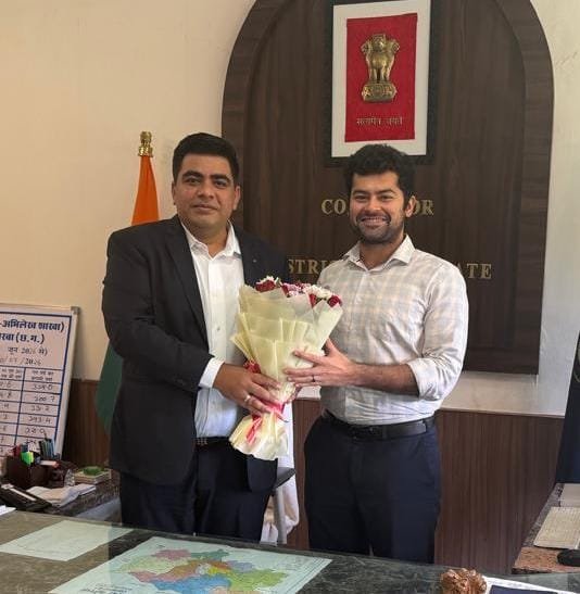 KORBA : जिला पंचायत सीईओ बनने पर आईएएस तन्मय खन्ना का सम्मान, भावभीनी विदाई के साथ दी गई शुभकामनाएं
