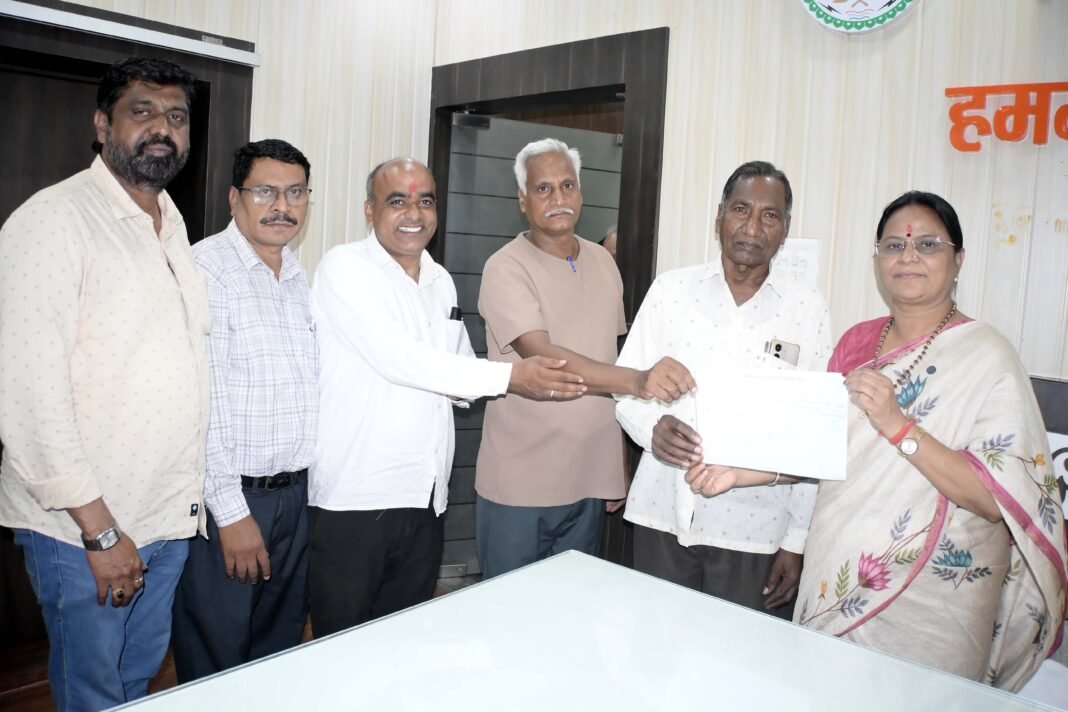 KORBA : रथयात्रा आयोजन हेतु समिति को 03 लाख रूपये प्रदान किया महापौर ने