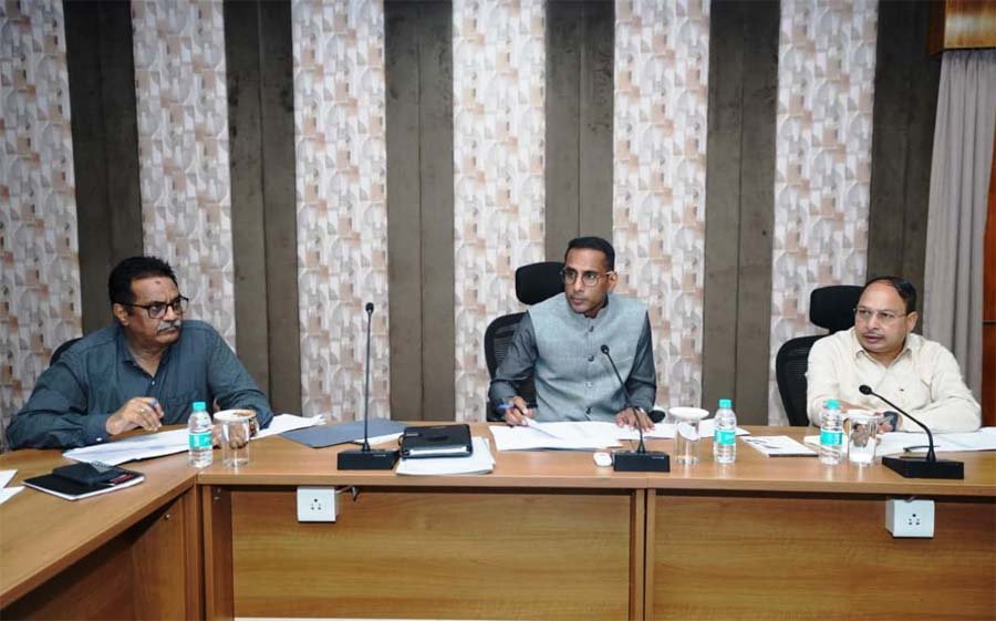 रायपुर : बस्तर में कनेक्टीविटी बढ़ाने विशेष जोर, सड़कों और पुल-पुलियों के काम दिसम्बर तक पूर्ण करने के निर्देश
