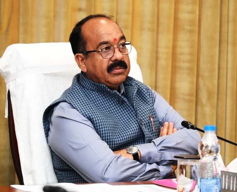 रायपुर : उप मुख्यमंत्री अरुण साव ने विकास कार्यों और योजनाओं के क्रियान्वयन की समीक्षा की