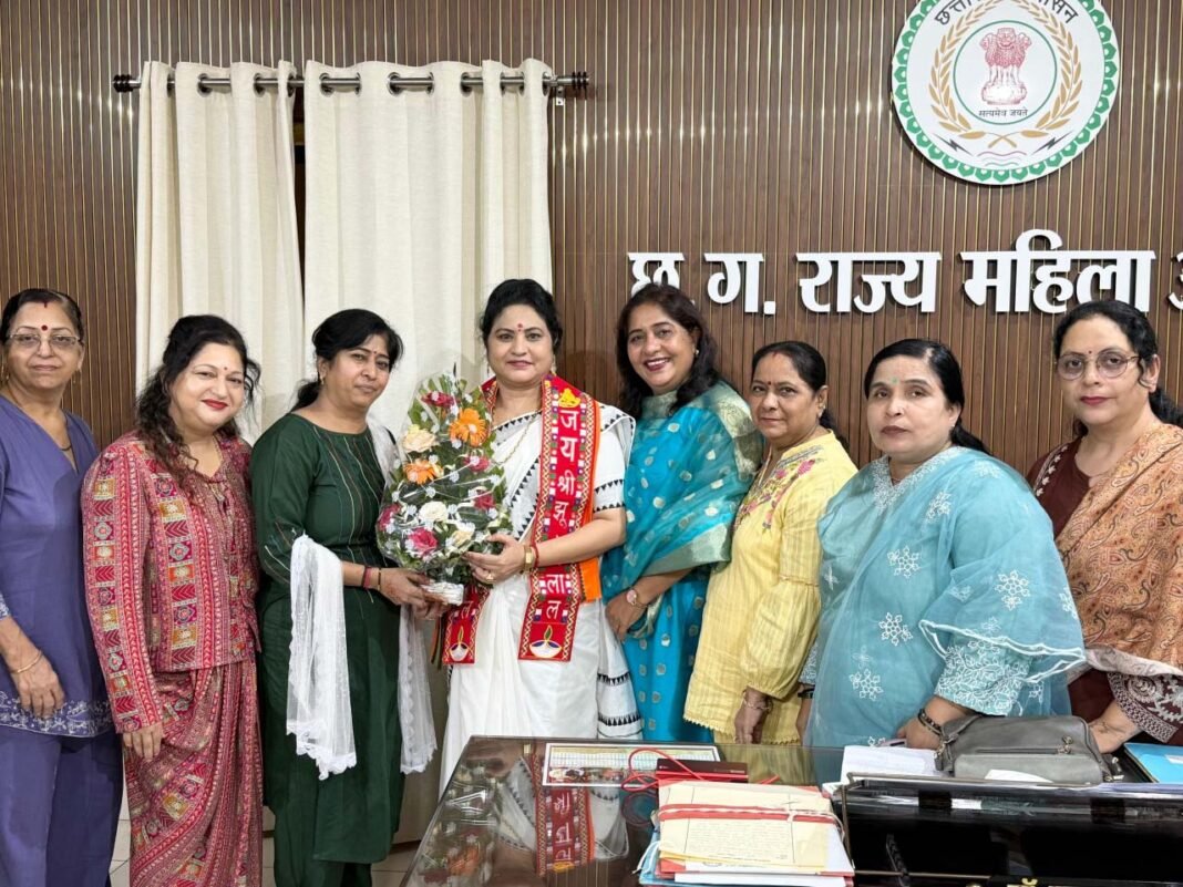 रायपुर : सिंधी सेवा महिला विंग ने राज्य महिला आयोग की अध्यक्ष डॉ. ममता साहू से की सौजन्य मुलाकात