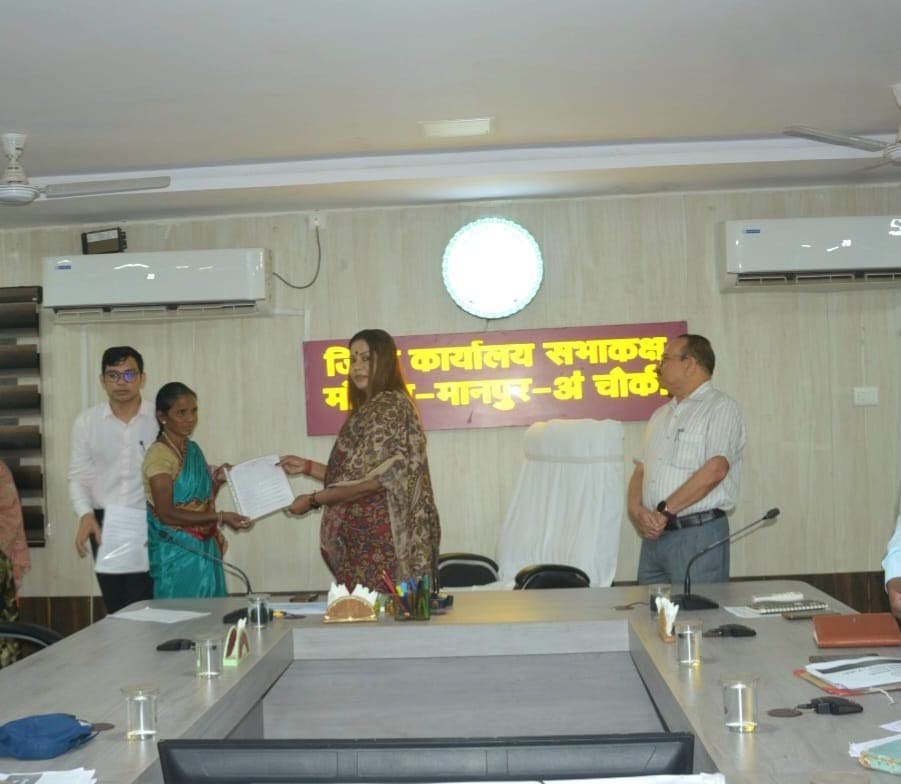 रायपुर : नक्सल पीड़ित 5 परिवारों के सदस्यों को मिली शासकीय सेवा