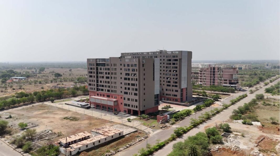 रायपुर : विशेष लेख : औद्योगिक निवेश से रोजगार का नया आधार बन रहा नवा रायपुर अटल नगर