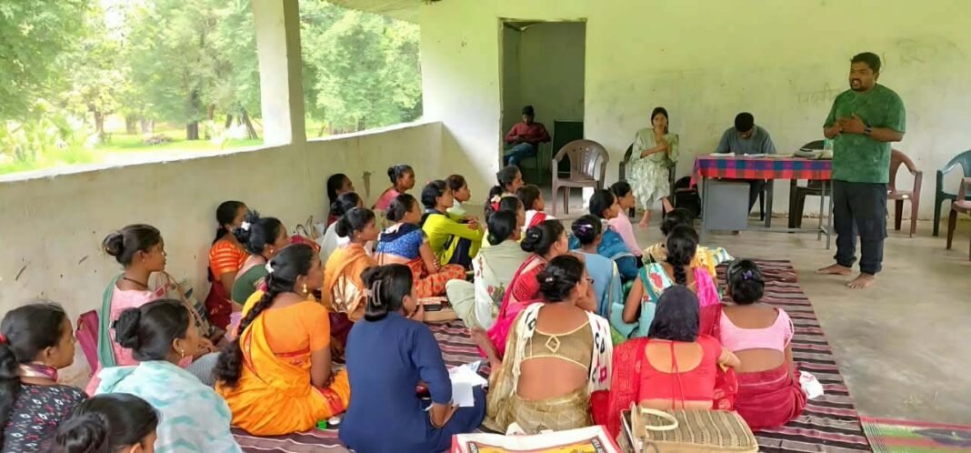 रायपुर : आयुष्मान कार्ड से आसान हुई इलाज की राह, ग्रामीणों को मिल रही स्वास्थ्य सुरक्षा