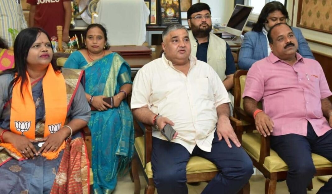 रायपुर : इतिहास, संस्कृति और स्वदेशी से आत्मनिर्भरता तक—‘मन की बात’ में देश की विकास यात्रा के विविध आयामों पर प्रधानमंत्री का प्रेरक संदेश