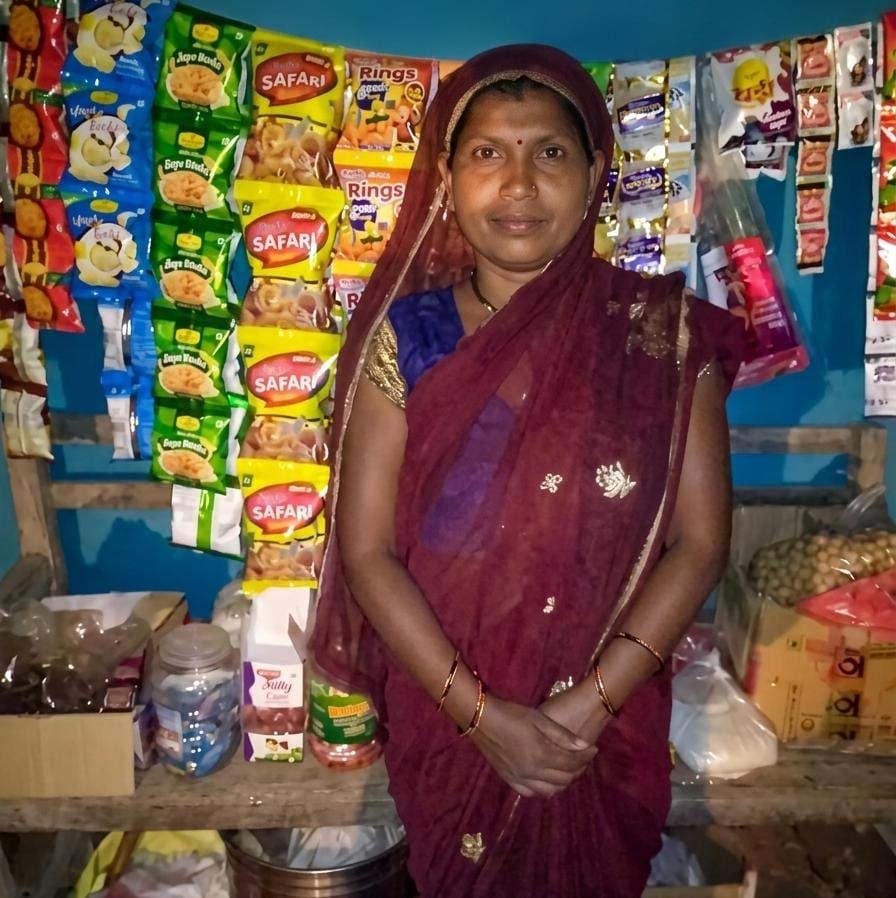 रायपुर : आर्थिक तंगी को मात देकर आत्मनिर्भरता की नई इबारत लिख रही हैं प्रमिला दीदी