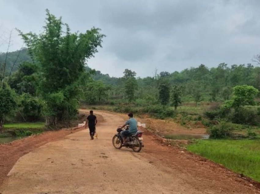 ​रायपुर : ​पगडंडी से पक्की सड़क तक पहुंचा अबुझमाड़