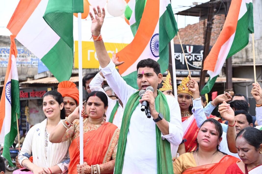 रायपुर : तिरंगा हमारी एकता और अखंडता का प्रतीक – राजस्व मंत्री टंक राम वर्मा