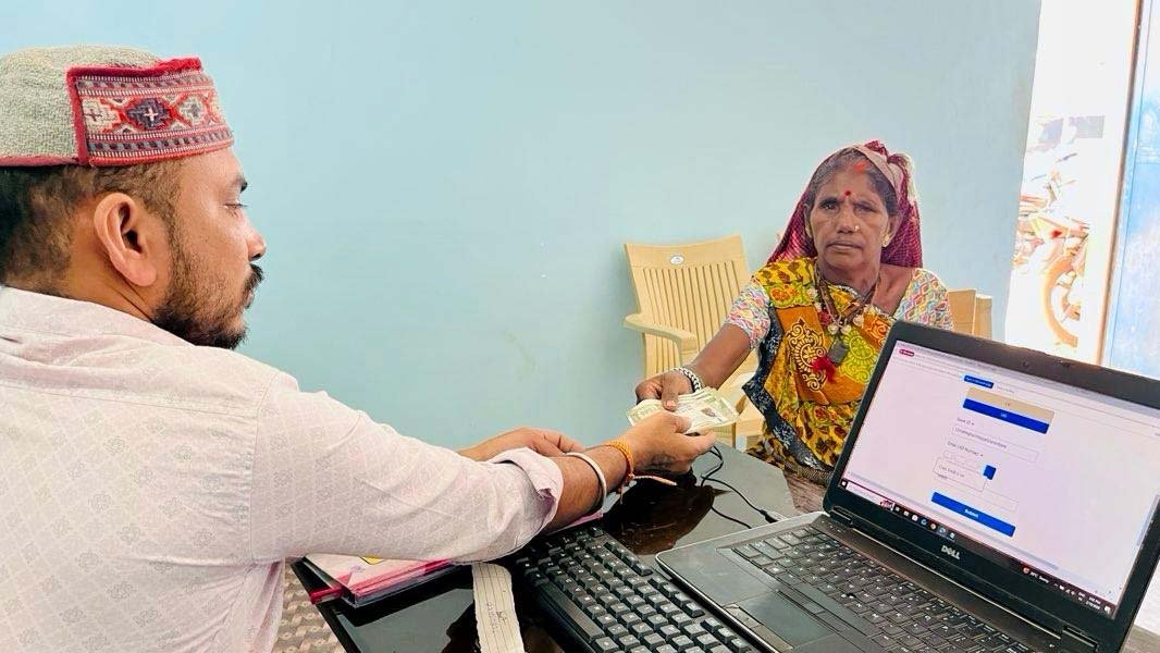 रायपुर : अटल डिजिटल सुविधा केंद्र बना ग्रामीणों का भरोसेमंद साथी