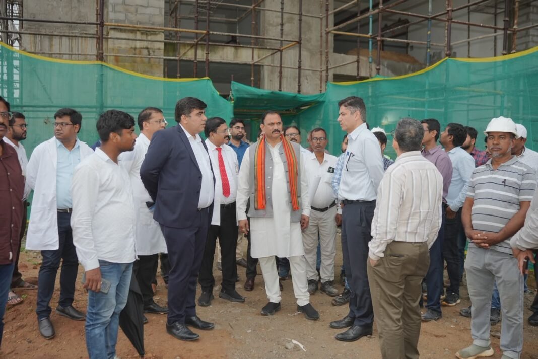 KORBA : स्वास्थ्य मंत्री श्याम बिहारी जायसवाल ने निर्माणाधीन मेडिकल कॉलेज का किया निरीक्षण