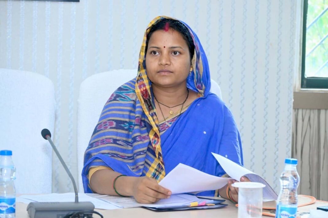 रायपुर : मंत्री लक्ष्मी राजवाड़े ने ली समाज कल्याण विभाग की उच्चस्तरीय समीक्षा बैठक