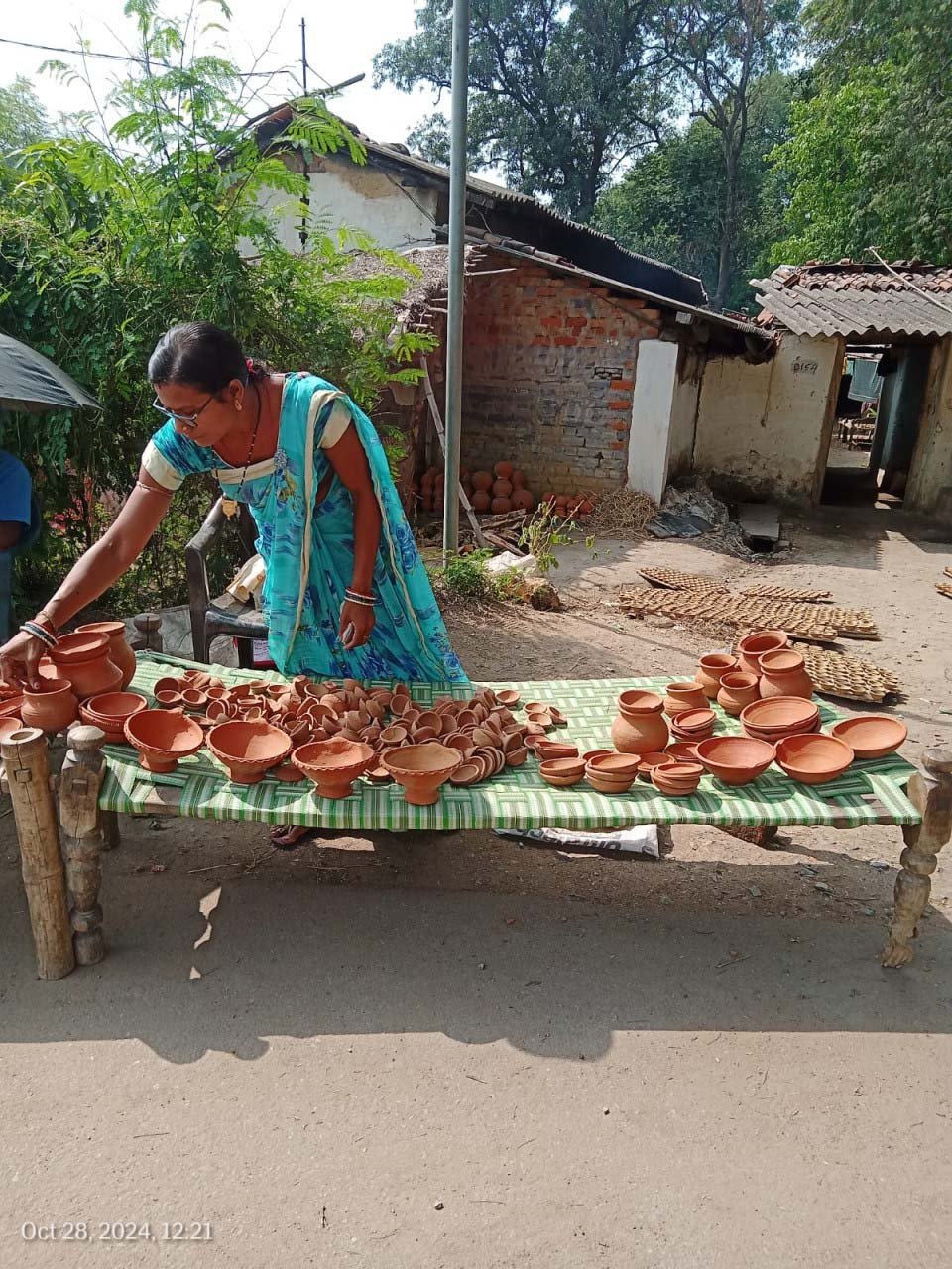 रायपुर : मिट्टी से गढ़ी आत्मनिर्भरता की कहानी, गृहणी से लखपति दीदी बनने तक सावित्री का सफर