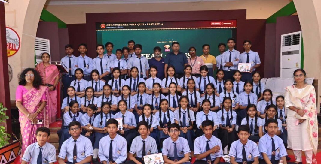 रायपुर : टाउन हॉल की छायाचित्र प्रदर्शनी का हुआ समापन, इतिहास से विकास तक की यात्रा ने किया प्रभावित