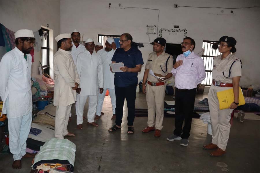 रायपुर : डीजी जेल हिमांशु गुप्ता ने बिलासपुर केंद्रीय जेल का किया आकस्मिक निरीक्षण