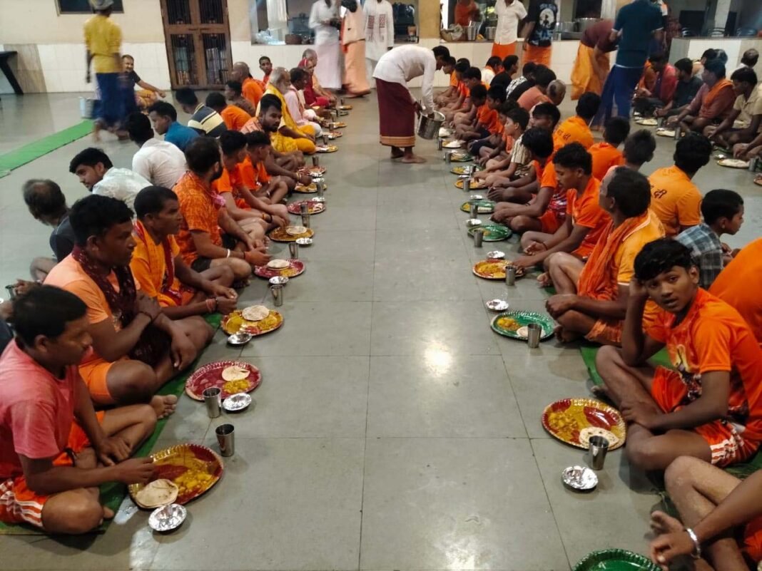 रायपुर : उप मुख्यमंत्री विजय शर्मा की पहल पर कावड़ यात्रियों के लिए निःशुल्क भोजन, विश्राम और सेवा की व्यवस्था
