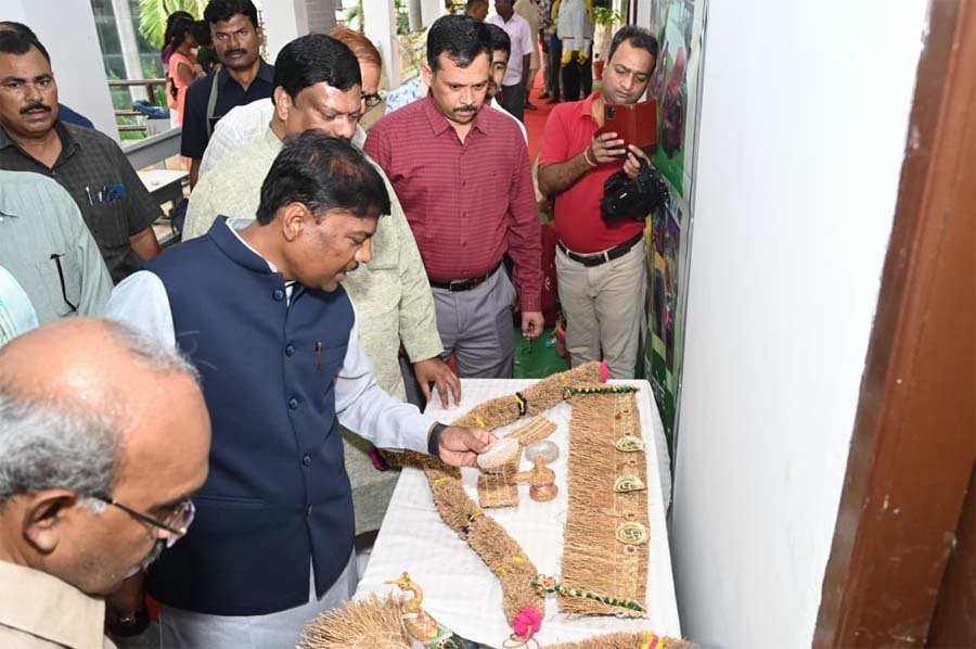 रायपुर : औषधि पौधों की खेती किसानों की आय बढ़ाने का प्रभावी माध्यम – वन मंत्री केदार कश्यप