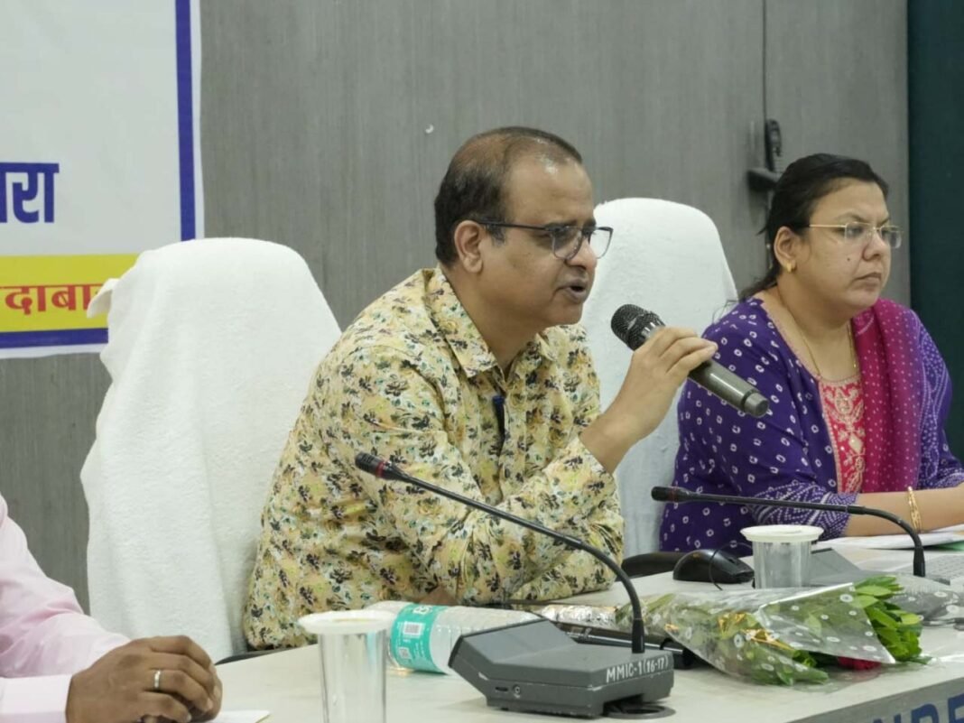 रायपुर : आयुक्त वीबी -जीरामजी ने किया ग्रामीण क्षेत्रों में निर्माण कार्यों का औचक निरीक्षण