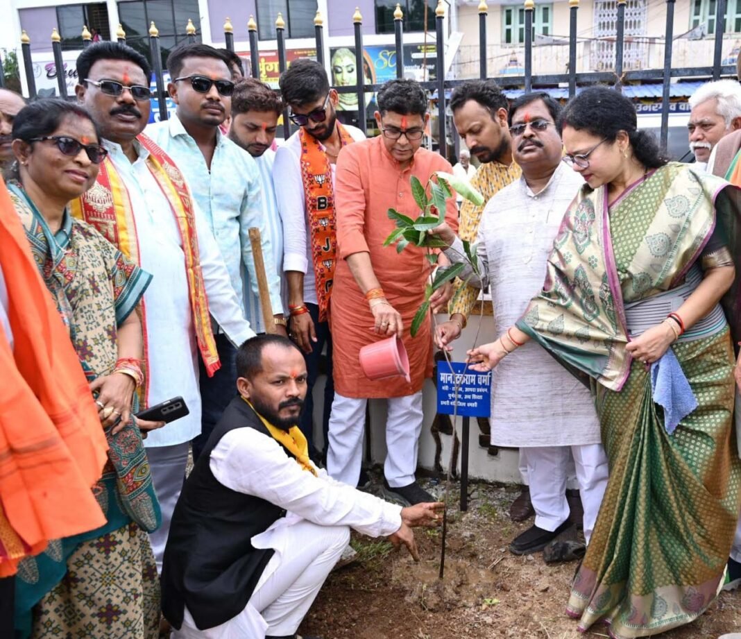 रायपुर : सरकार की जनकल्याणकारी योजनाओं का लाभ अंतिम व्यक्ति तक पहुँच रहा – मंत्री टंक राम वर्मा