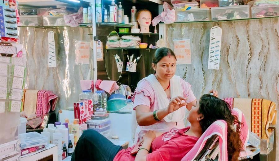 रायपुर : बिहान ने बदली संगीता की तकदीर : हुनर बना रोजगार, आज हैं ‘लखपति दीदी’
