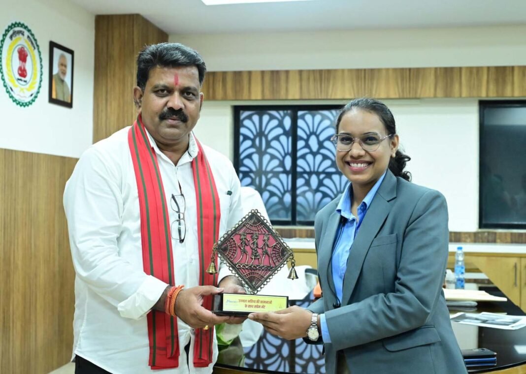 रायपुर : उप मुख्यमंत्री विजय शर्मा ने राष्ट्रपति भवन से आमंत्रण मिलने पर रेणुका गोस्वामी को दी बधाई