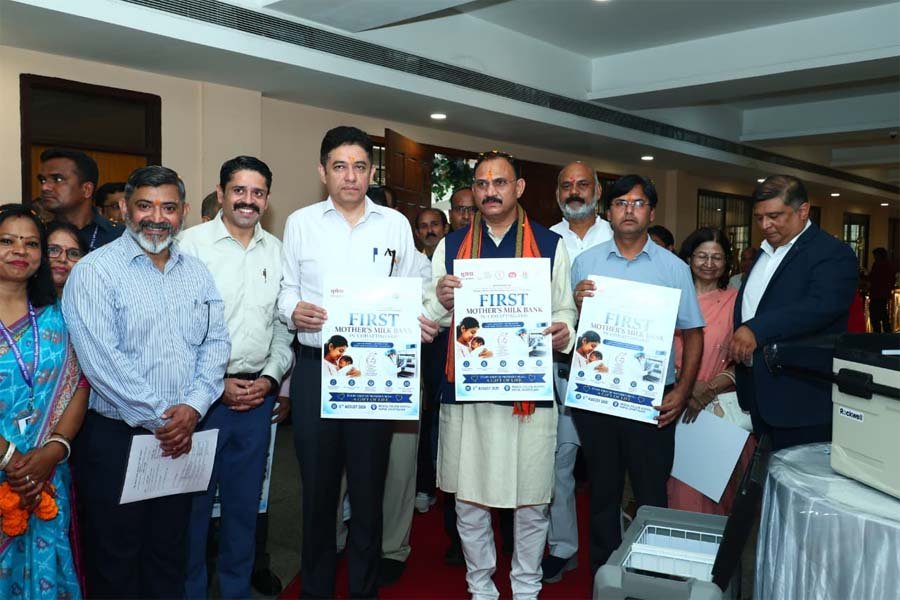 रायपुर : विश्व स्तनपान सप्ताह के राज्य स्तरीय कार्यक्रम का सफल आयोजन, छत्तीसगढ़ के प्रथम “मातृ दूध कोष (Mother Milk Bank)” की घोषणा
