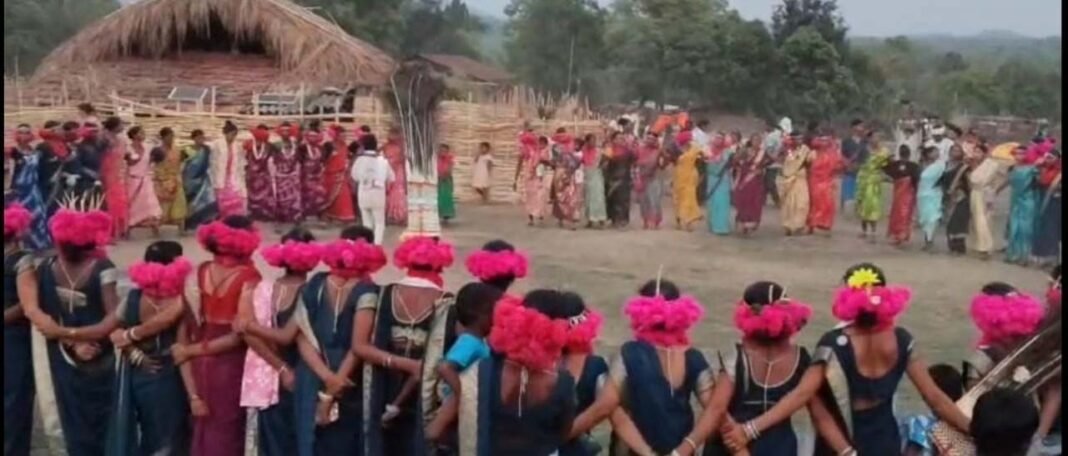 रायपुर : नक्सल भय का अंत, अबूझमाड़ में फिर जीवंत हुई ‘घोटुल’ की गौरवशाली परंपरा