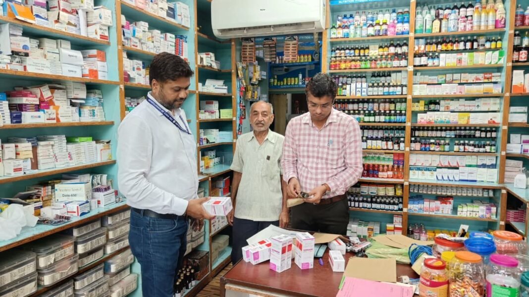 KORBA : राज्यव्यापी विशेष सघन प्रवर्तन अभियान के अंतर्गत कोरबा जिले में औषधि प्रतिष्ठानों का सघन निरीक्षण एवं नमूना संकलन