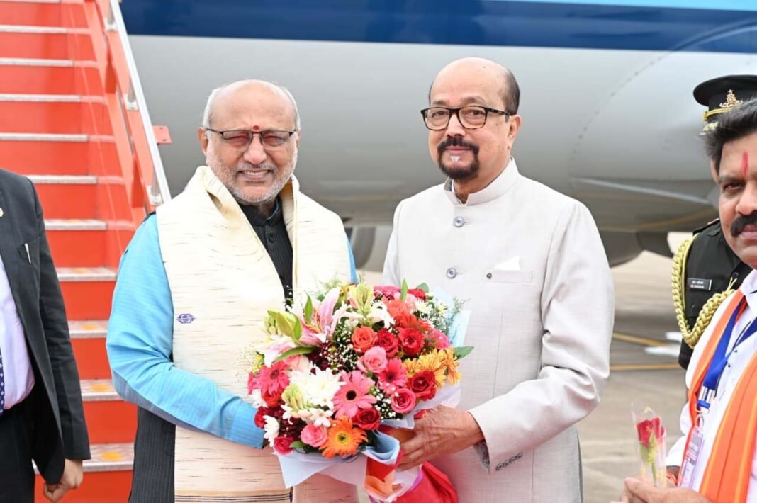 रायपुर : राज्यपाल डेका ने उपराष्ट्रपति राधाकृष्णन का किया आत्मीय स्वागत