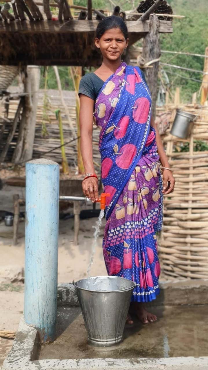 रायपुर : जल जीवन मिशन से संवर रही नारायणपुर के वनांचल की तस्वीर- घर-घर पहुँच रहा शुद्ध पेयजल, बढ़ रही खुशहाली