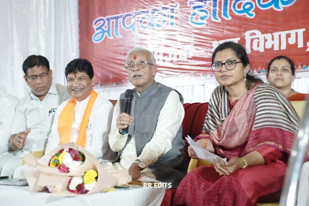 रायपुर : सक्ती में श्रमिक सम्मेलन आयोजित- 734 श्रमिकों को मिली 1.25 करोड़ से अधिक की सहायता राशि