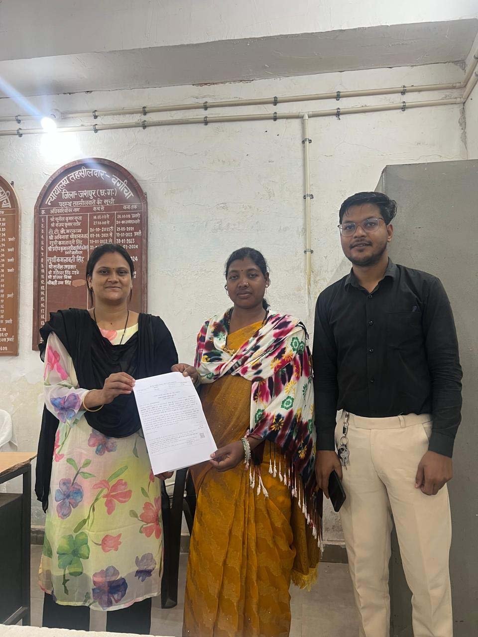 रायपुर : सेवा की कहानी : पहाड़ी कोरवा परिवारों को मिला अधिकार, जाति प्रमाण पत्र बना शिक्षा और शासकीय योजनाओं की राह आसान