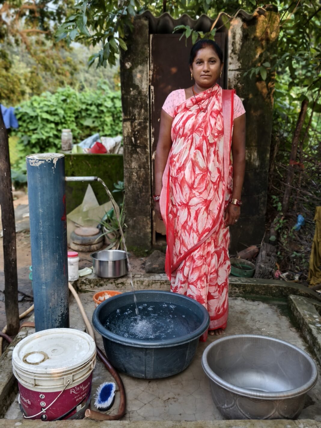 KORBA : सेवा की कहानी : हैण्डपम्प की कतार से घर के नल तक पहुंचा पानी, बृंदा महंत के जीवन में आई सहजता