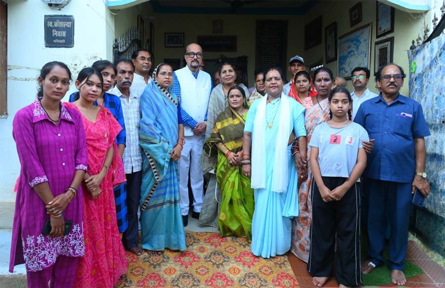 रायपुर : राज्यपाल रमेन डेका ने पद्म विभूषण स्व. डॉ. तीजन बाई के गृह ग्राम गनियारी पहुंचकर दी श्रद्धांजलि