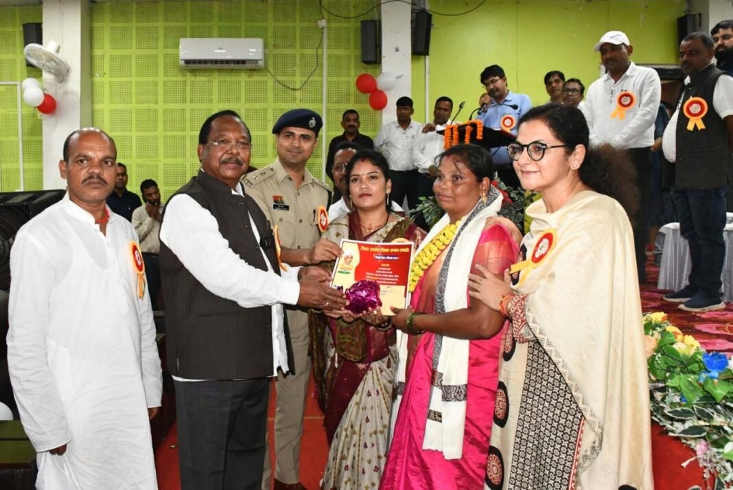 रायपुर : शिक्षक केवल पाठ्यक्रम पूरा कराने वाला व्यक्ति नहीं, बल्कि एक पूरी पीढ़ी के चरित्र और सोच का निर्माता – मंत्री नेताम