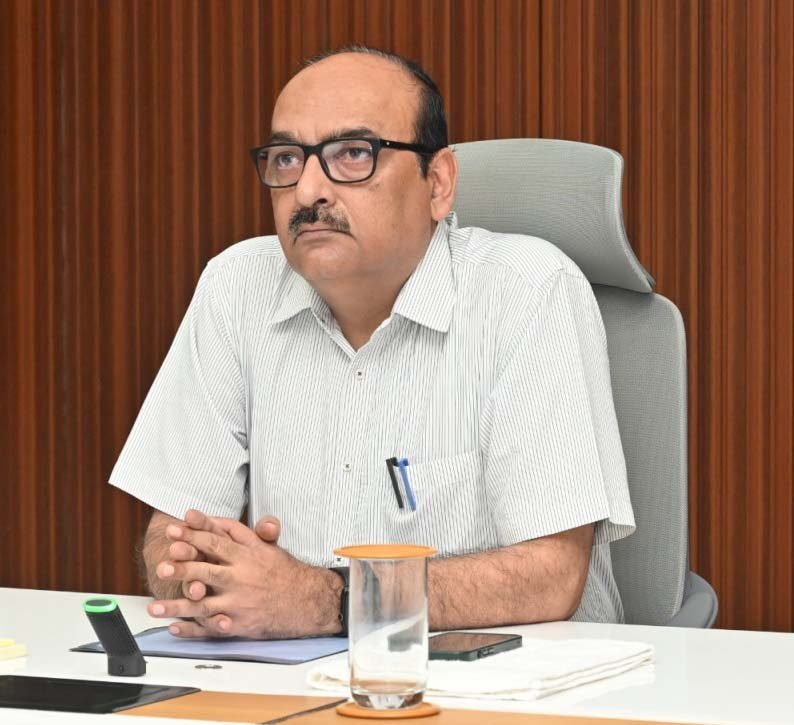 रायपुर : सेवा संकल्प अभियान को जनभागीदारी का व्यापक अभियान बनाने के निर्देश