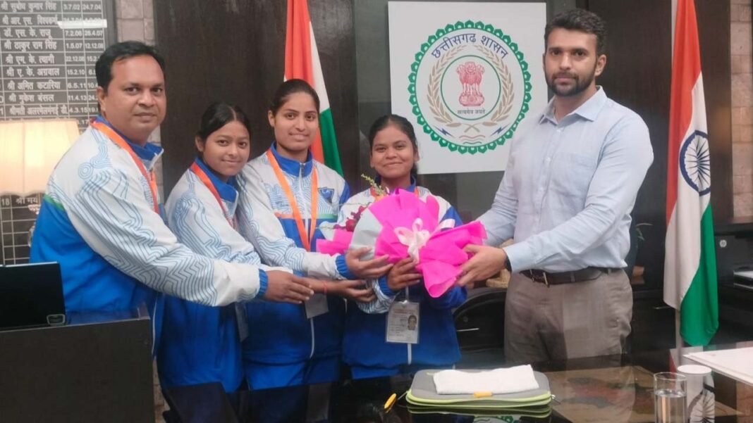 रायपुर : वित्त मंत्री ओ.पी. चौधरी के प्रोत्साहन से रायगढ़ की बेटियों ने अंतरराष्ट्रीय मंच पर बढ़ाया छत्तीसगढ़ का मान