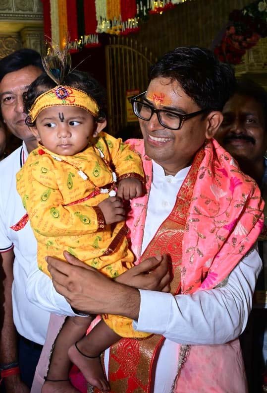 रायपुर : जन्माष्टमी पर वित्त मंत्री ओ.पी. चौधरी ने रायगढ़ के मंदिरों में की पूजा-अर्चना