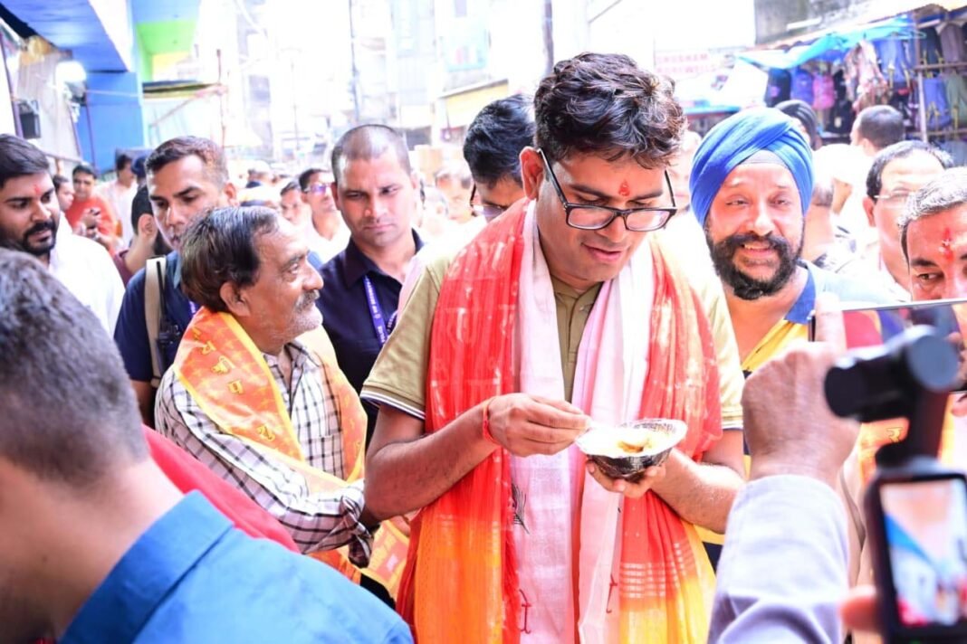 रायपुर : जन्माष्टमी पर रायगढ़ में जगह-जगह महाभंडारे, वित्त मंत्री ओ.पी. चौधरी ने ग्रहण किया प्रसाद