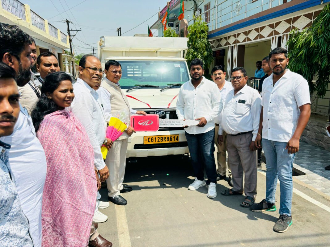 KORBA : सेवा की कहानी : प्रधानमंत्री मत्स्य संपदा योजना से प्रतीक के कारोबार को मिली रफ्तार, जीवित मछली विक्रय से बढ़ी आय और आत्मनिर्भरता