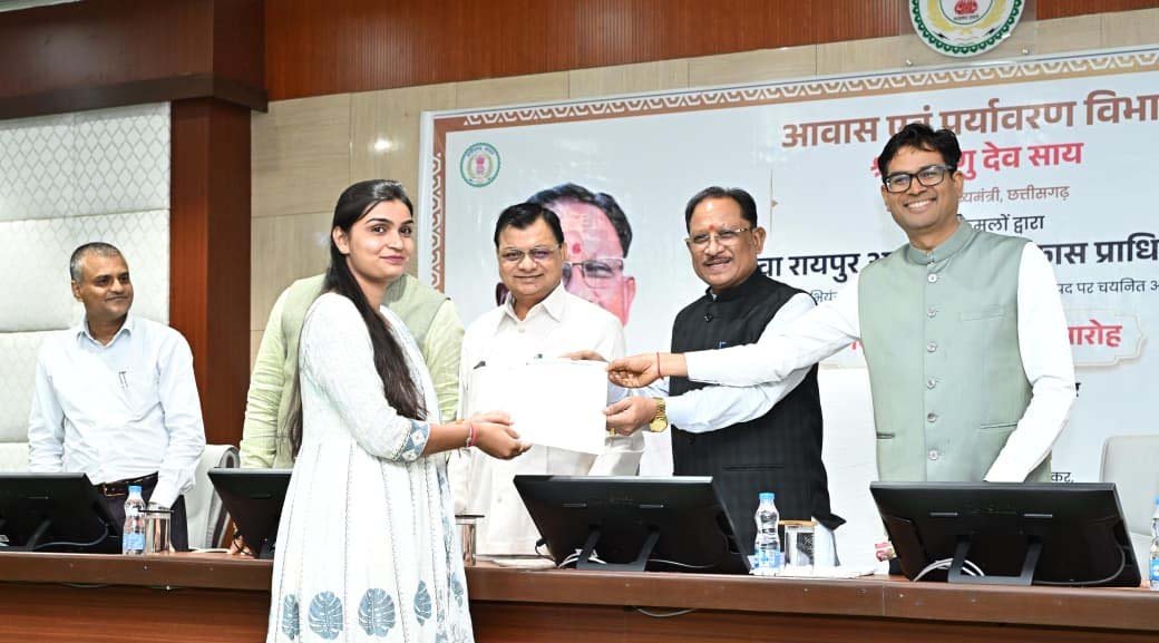 रायपुर : युवाओं को रोजगार, नागरिकों को सुगम सेवाएं और आधुनिक कौशल से जोड़ना हमारी प्राथमिकता – मुख्यमंत्री विष्णु देव साय