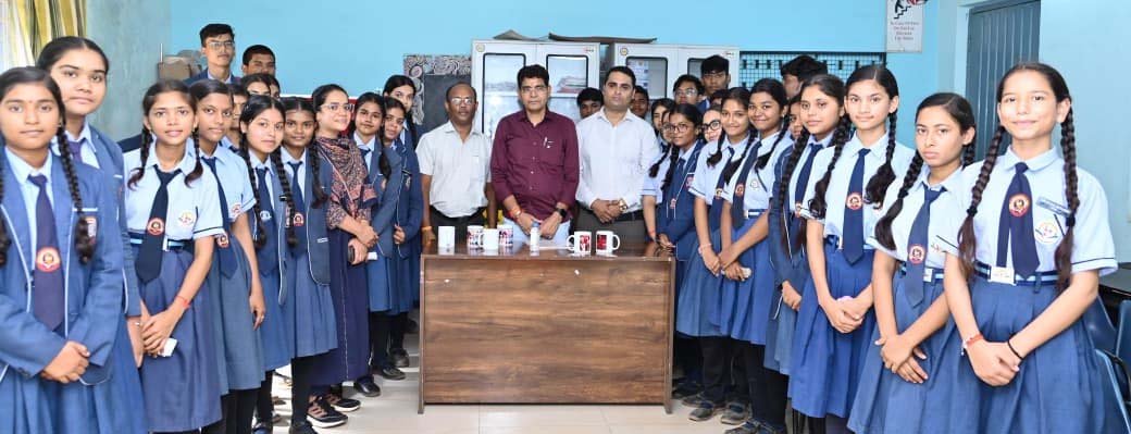 रायपुर : व्यावहारिक गतिविधियां विद्यार्थियों में उद्यमिता, नेतृत्व क्षमता, आत्मनिर्भरता और व्यावहारिक ज्ञान विकसित करने में मददगार – मंत्री टंक राम वर्मा