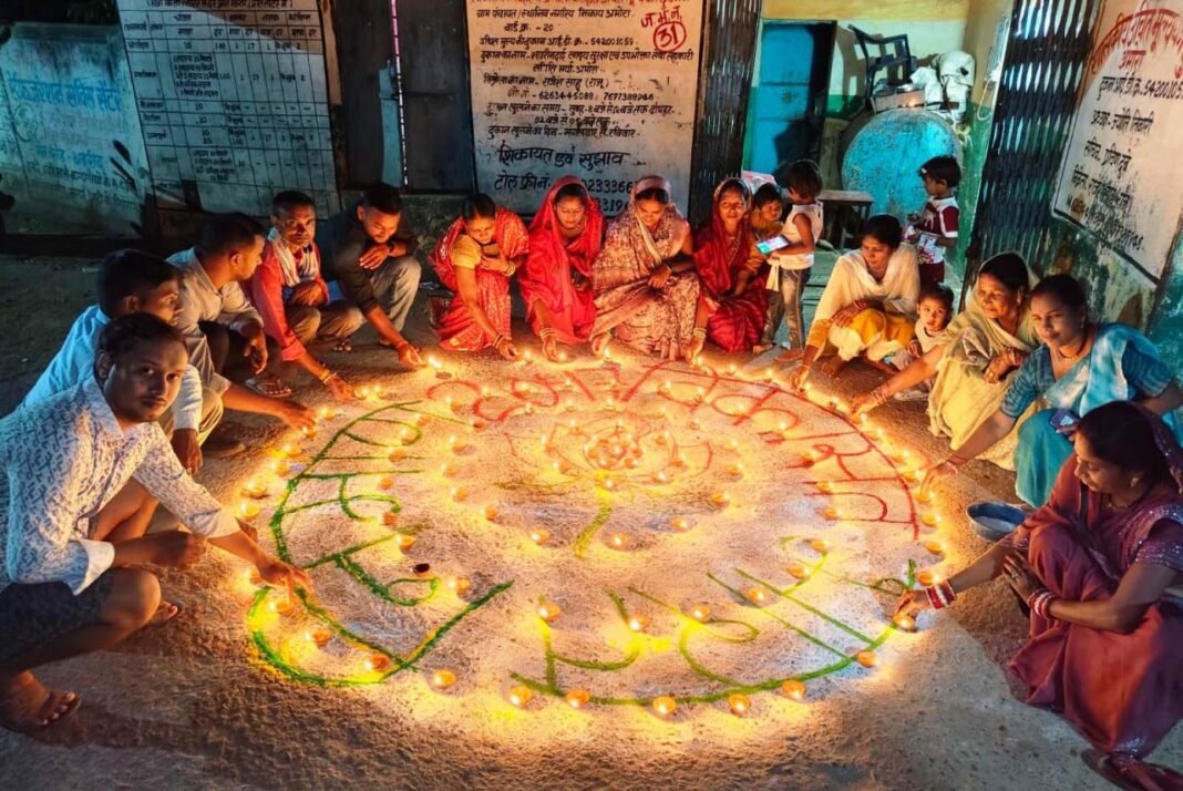 रायपुर : घर-आंगन से अमृत सरोवर तक जगमगाए ‘आशीर्वाद के दीप’