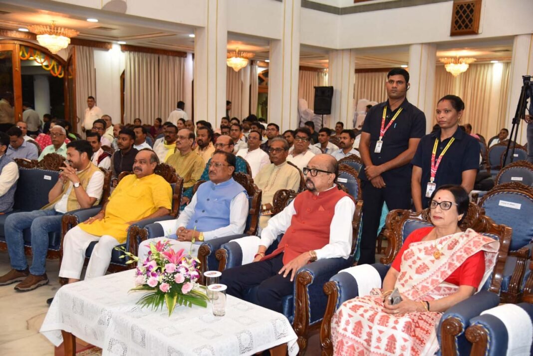 रायपुर : भारत रत्न डॉ. भूपेन हजारिका की जन्मशताब्दी पर लोक भवन में सांस्कृतिक संध्या