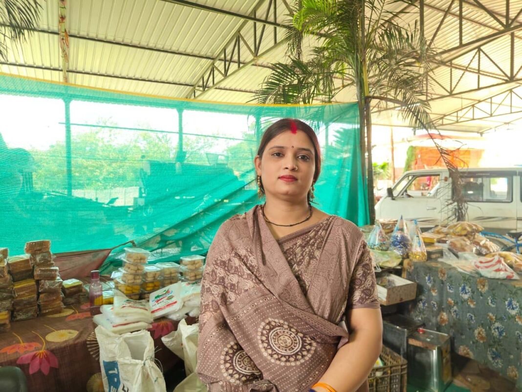 रायपुर : विशेष लेख : मोदी की योजना से मिला सहारा, दिलीप-सावित्री की जोड़ी ने कोरिया में जगाई ‘गुड मॉर्निंग’