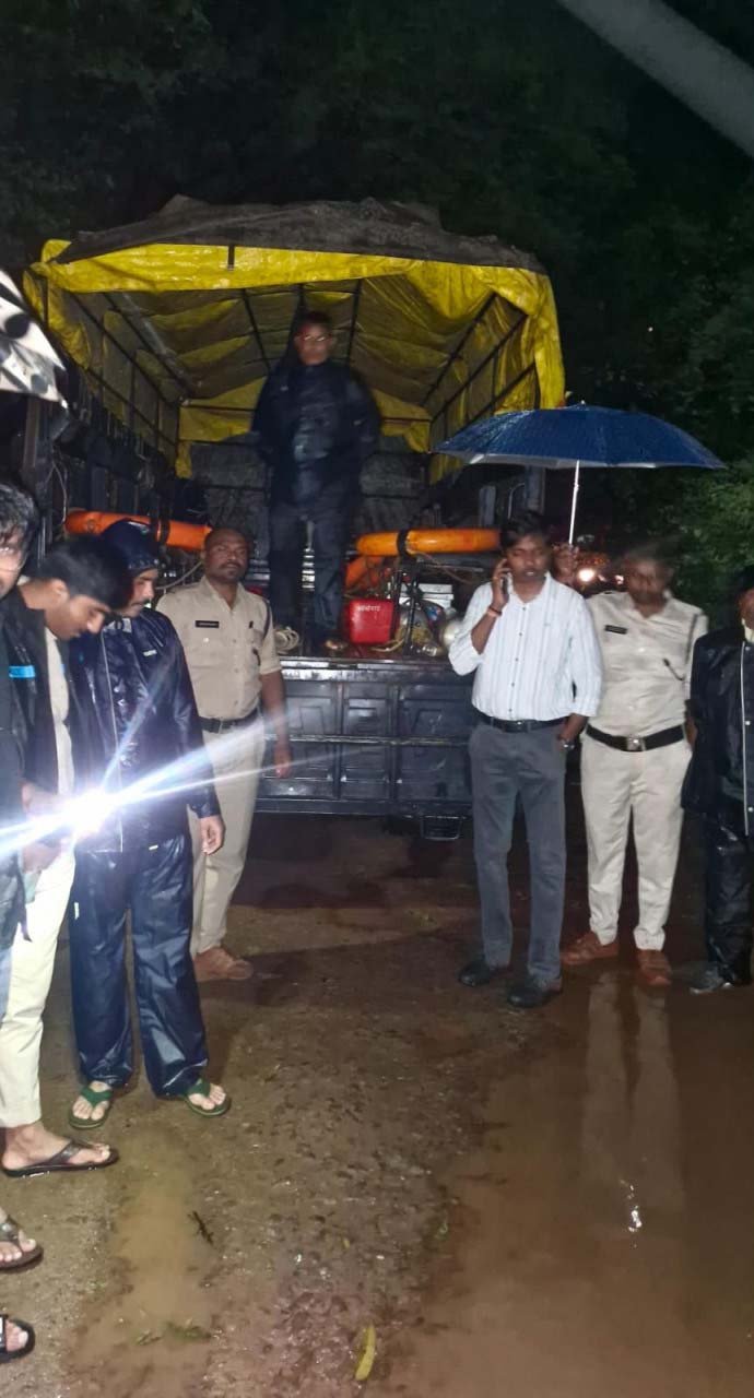 रायपुर : धमतरी में भारी बारिश से उफान पर नदी-नाले