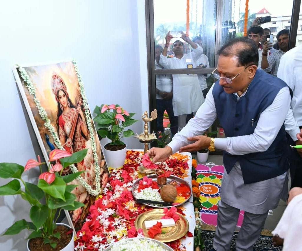 रायपुर : बनोरा अघोर गुरु पीठ पहुंचे मुख्यमंत्री विष्णुदेव साय
